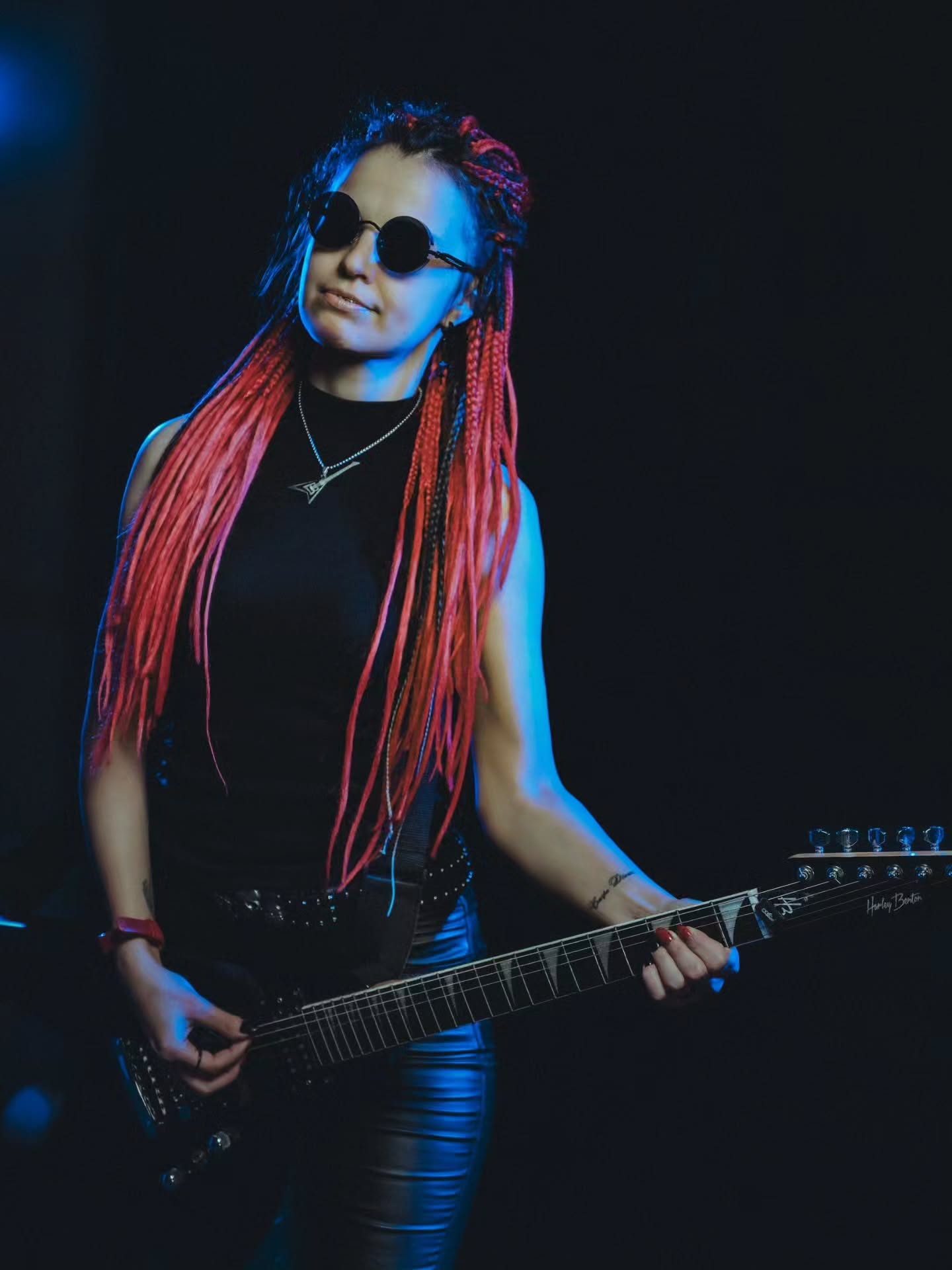 Rock — гитаристка / 7